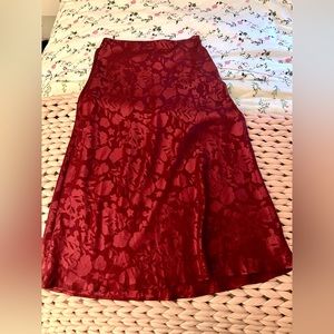 Urban outfitters satin red floral Midi skirt — Size M